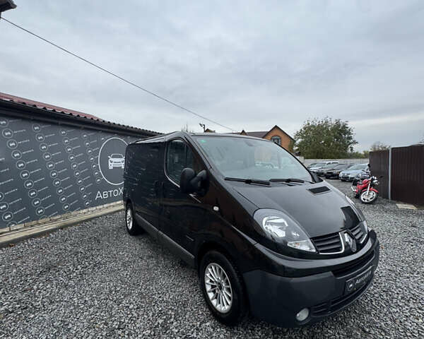 Черный Рено Трафик, объемом двигателя 2 л и пробегом 264 тыс. км за 16500 $, фото 2 на Automoto.ua