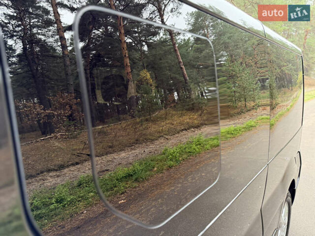 Черный Рено Трафик, объемом двигателя 2 л и пробегом 193 тыс. км за 18800 $, фото 79 на Automoto.ua