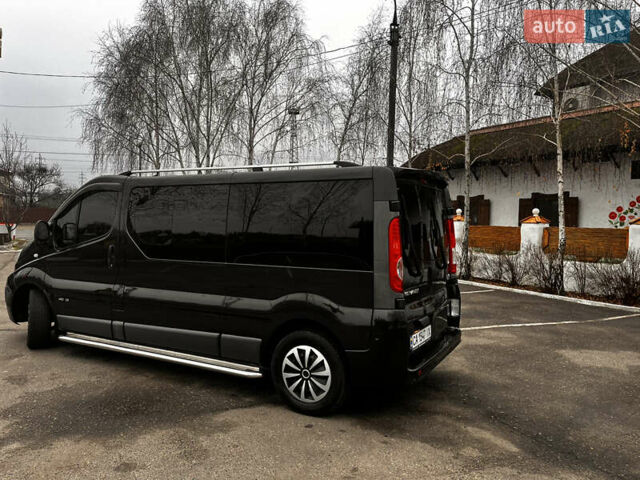 Черный Рено Трафик, объемом двигателя 2 л и пробегом 400 тыс. км за 15600 $, фото 5 на Automoto.ua