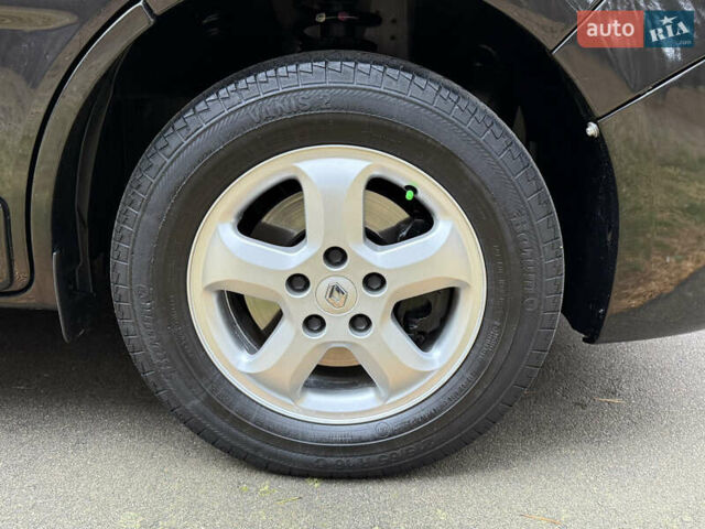 Черный Рено Трафик, объемом двигателя 2 л и пробегом 193 тыс. км за 18800 $, фото 17 на Automoto.ua