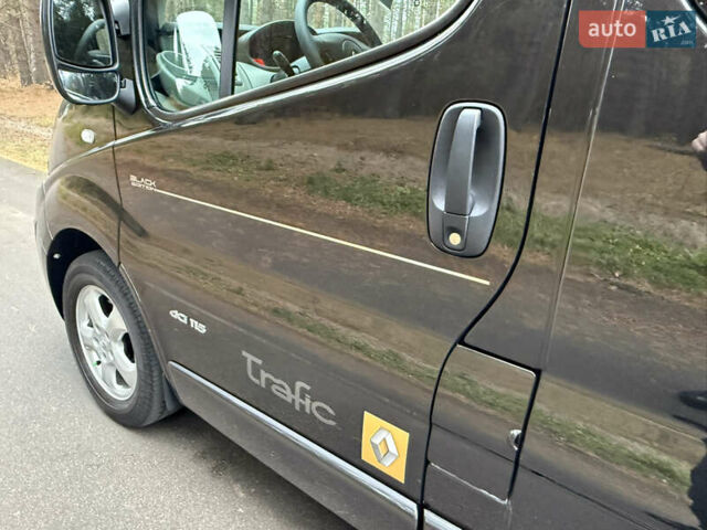 Черный Рено Трафик, объемом двигателя 2 л и пробегом 193 тыс. км за 18800 $, фото 74 на Automoto.ua