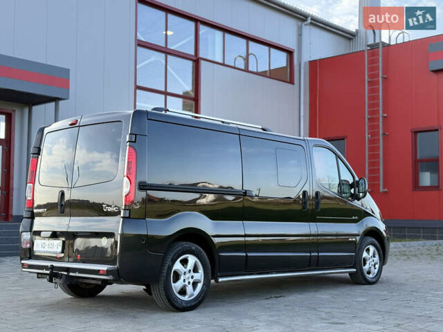 Черный Рено Трафик, объемом двигателя 2 л и пробегом 283 тыс. км за 15750 $, фото 3 на Automoto.ua