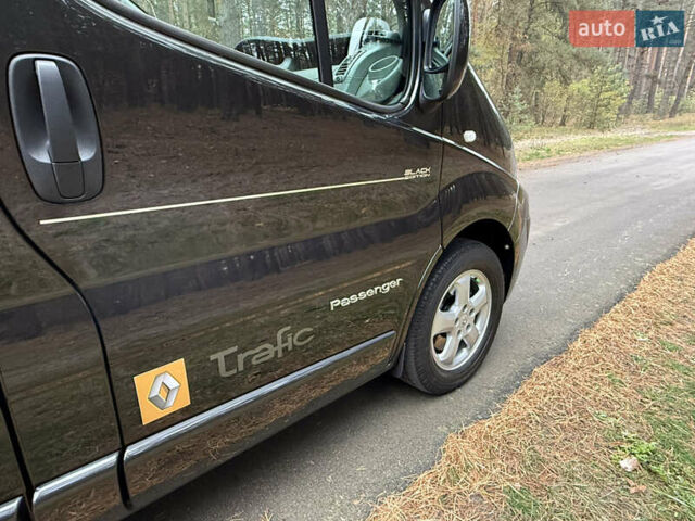 Черный Рено Трафик, объемом двигателя 2 л и пробегом 193 тыс. км за 18800 $, фото 73 на Automoto.ua