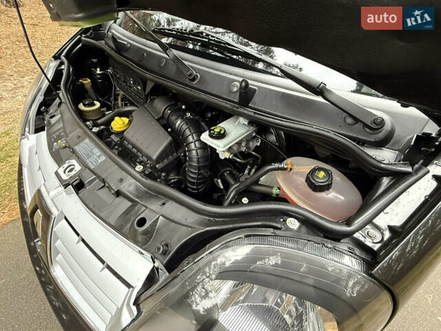 Черный Рено Трафик, объемом двигателя 2 л и пробегом 193 тыс. км за 18800 $, фото 61 на Automoto.ua