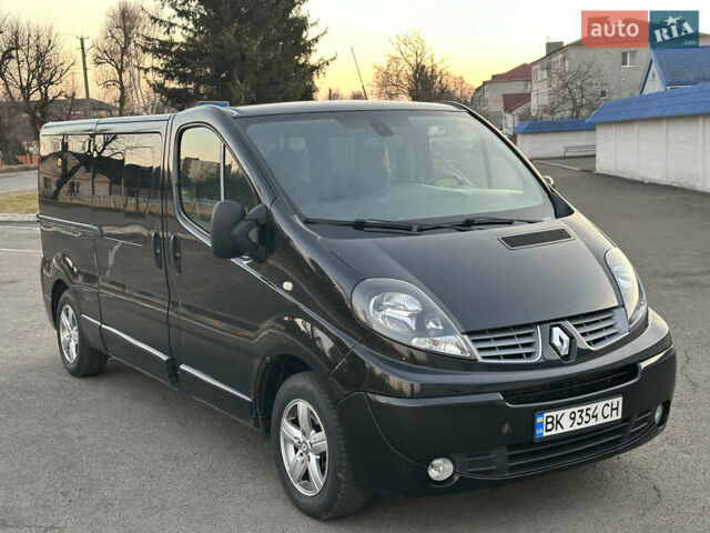 Черный Рено Трафик, объемом двигателя 2 л и пробегом 310 тыс. км за 12650 $, фото 12 на Automoto.ua