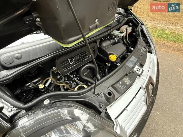 Черный Рено Трафик, объемом двигателя 2 л и пробегом 193 тыс. км за 18800 $, фото 60 на Automoto.ua