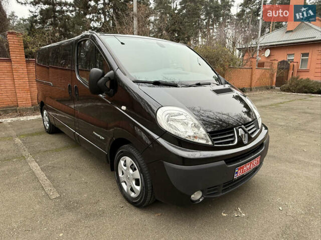 Черный Рено Трафик, объемом двигателя 2 л и пробегом 177 тыс. км за 16800 $, фото 1 на Automoto.ua