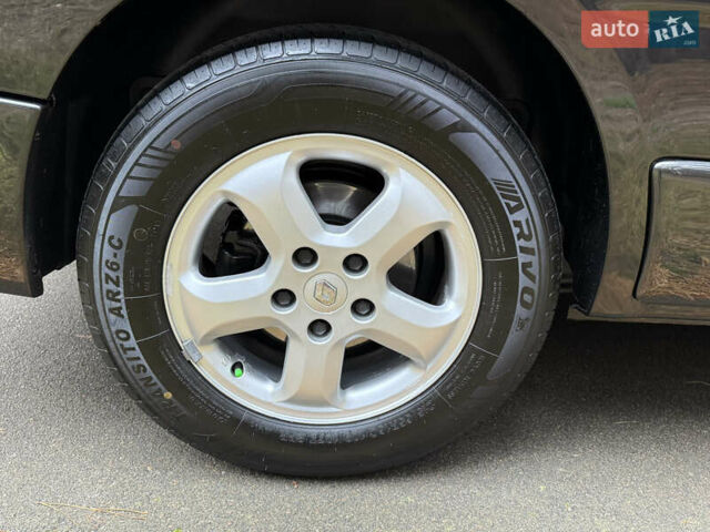 Черный Рено Трафик, объемом двигателя 2 л и пробегом 193 тыс. км за 18800 $, фото 18 на Automoto.ua