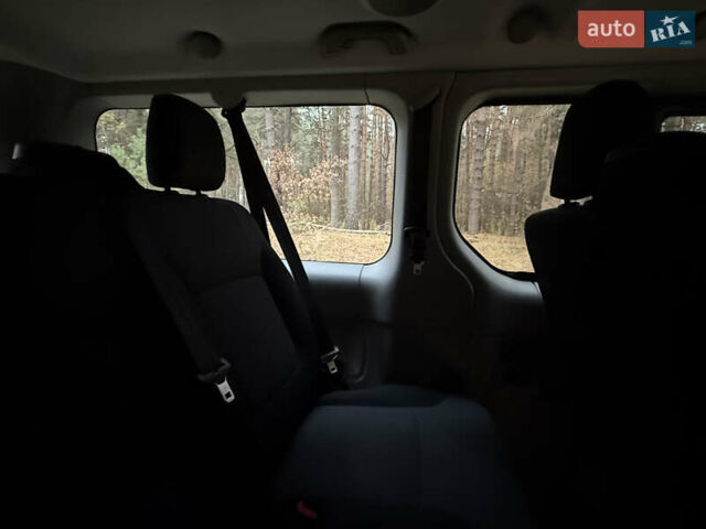 Черный Рено Трафик, объемом двигателя 2 л и пробегом 193 тыс. км за 18800 $, фото 51 на Automoto.ua