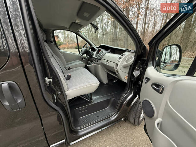 Черный Рено Трафик, объемом двигателя 2 л и пробегом 177 тыс. км за 16800 $, фото 39 на Automoto.ua