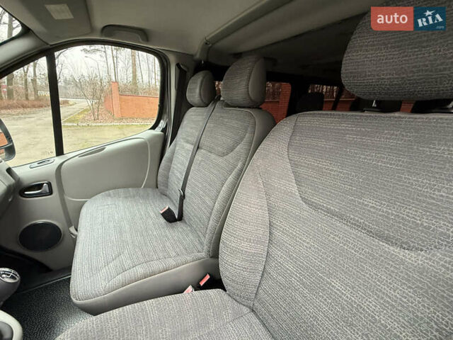 Черный Рено Трафик, объемом двигателя 2 л и пробегом 177 тыс. км за 16800 $, фото 30 на Automoto.ua