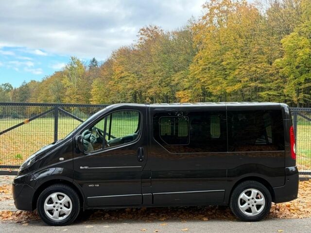 Чорний Рено Трафік, об'ємом двигуна 2 л та пробігом 175 тис. км за 8200 $, фото 4 на Automoto.ua