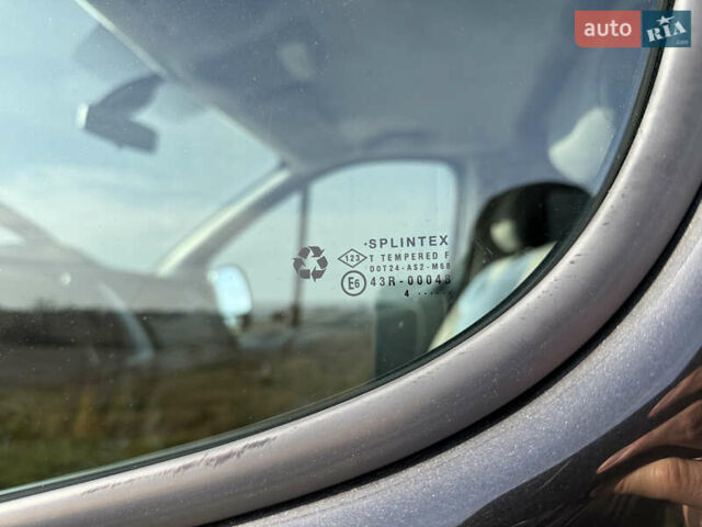 Черный Рено Трафик, объемом двигателя 2 л и пробегом 283 тыс. км за 16300 $, фото 15 на Automoto.ua