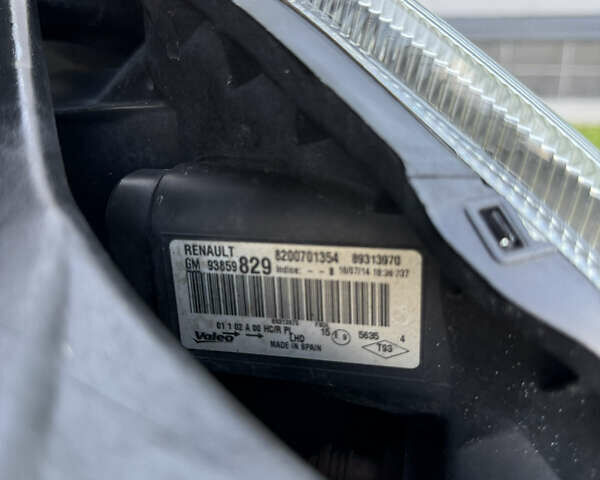 Черный Рено Трафик, объемом двигателя 2 л и пробегом 271 тыс. км за 15950 $, фото 42 на Automoto.ua