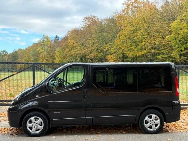 Черный Рено Трафик, объемом двигателя 2 л и пробегом 175 тыс. км за 8400 $, фото 5 на Automoto.ua