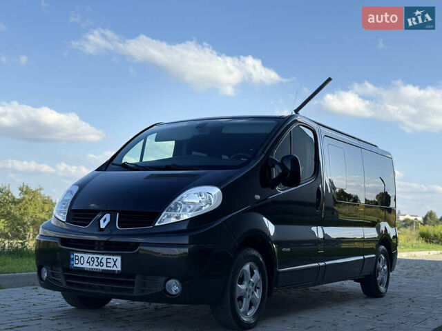 Черный Рено Трафик, объемом двигателя 2 л и пробегом 271 тыс. км за 15950 $, фото 2 на Automoto.ua