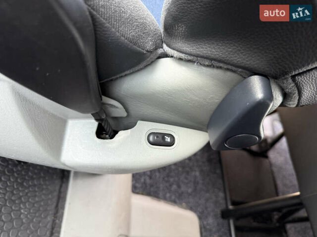 Черный Рено Трафик, объемом двигателя 2 л и пробегом 283 тыс. км за 16300 $, фото 25 на Automoto.ua