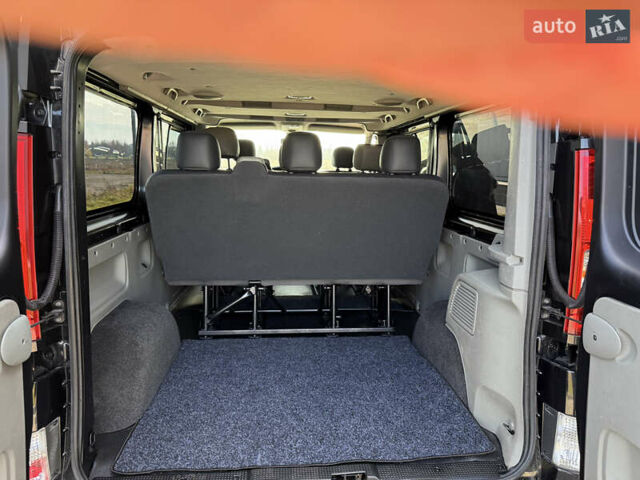 Черный Рено Трафик, объемом двигателя 2 л и пробегом 283 тыс. км за 16300 $, фото 35 на Automoto.ua