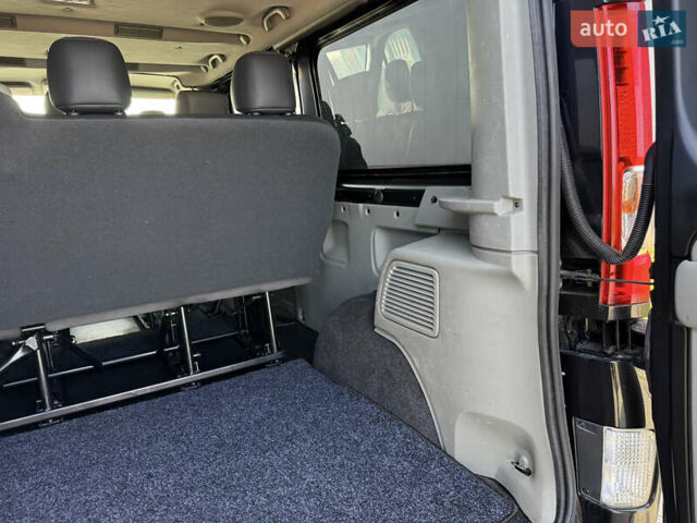 Черный Рено Трафик, объемом двигателя 2 л и пробегом 283 тыс. км за 16300 $, фото 36 на Automoto.ua