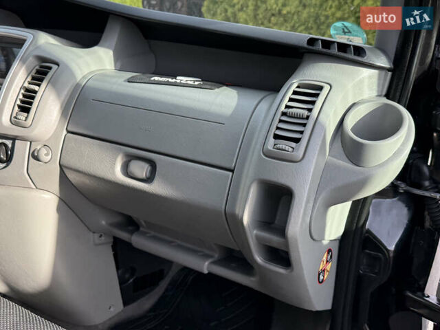 Рено Трафик 2014 в Стрые на Automoto.ua Черный Рено Трафик, объемом двигателя 2 л и пробегом 266 тыс. км за 16900 $, фото 31 на Automoto.ua