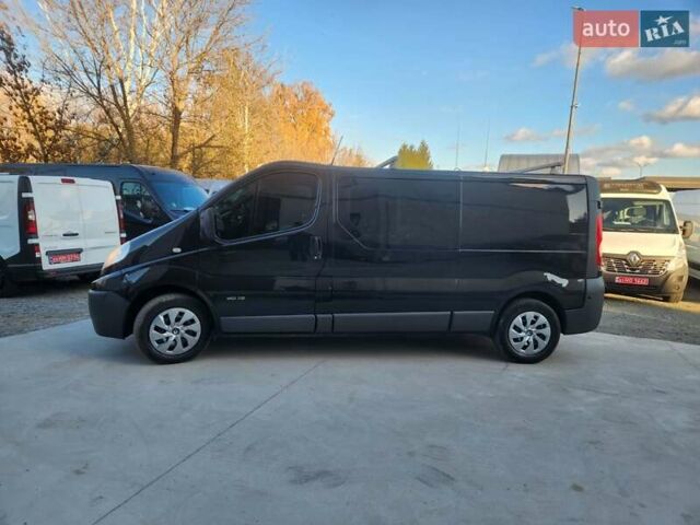 Черный Рено Трафик, объемом двигателя 2 л и пробегом 232 тыс. км за 15500 $, фото 2 на Automoto.ua