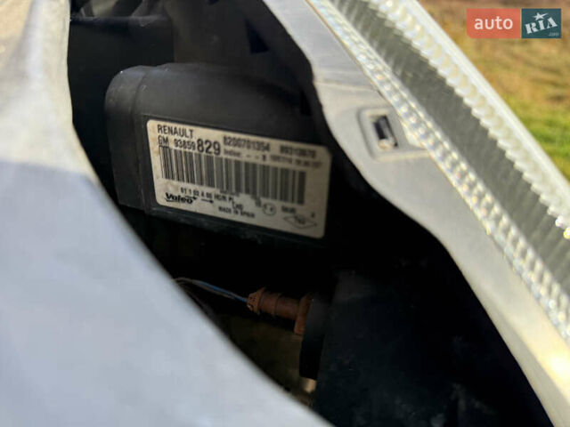 Черный Рено Трафик, объемом двигателя 2 л и пробегом 283 тыс. км за 16300 $, фото 44 на Automoto.ua