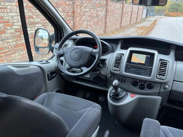 Чорний Рено Трафік, об'ємом двигуна 2 л та пробігом 175 тис. км за 8200 $, фото 23 на Automoto.ua