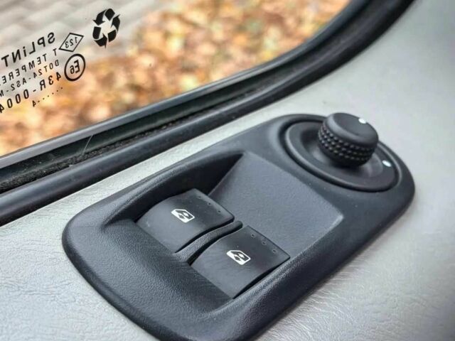 Черный Рено Трафик, объемом двигателя 2 л и пробегом 175 тыс. км за 8400 $, фото 17 на Automoto.ua