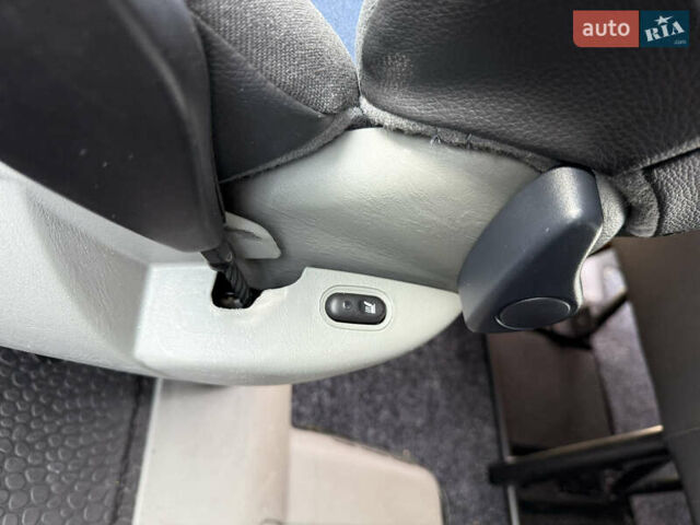 Черный Рено Трафик, объемом двигателя 2 л и пробегом 271 тыс. км за 16500 $, фото 26 на Automoto.ua