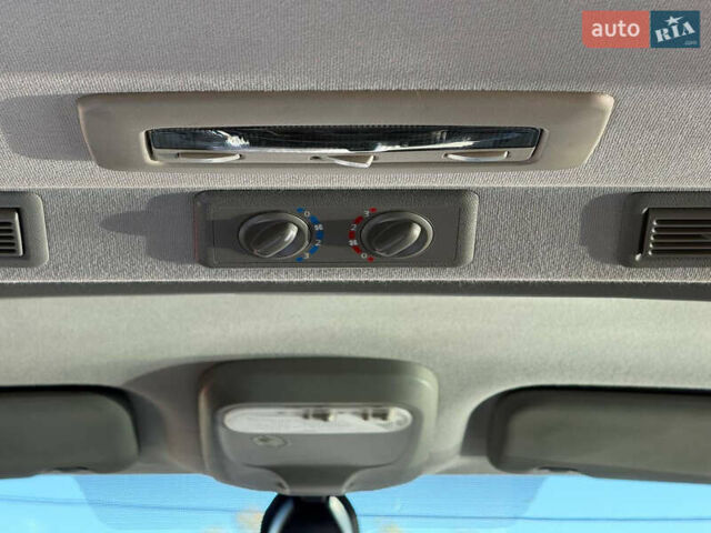 Чорний Рено Трафік, об'ємом двигуна 2 л та пробігом 266 тис. км за 16900 $, фото 20 на Automoto.ua