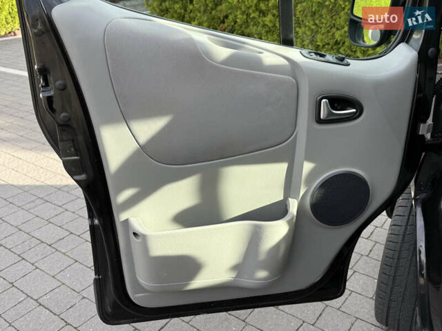 Рено Трафик 2014 в Стрые на Automoto.ua Черный Рено Трафик, объемом двигателя 2 л и пробегом 266 тыс. км за 16900 $, фото 43 на Automoto.ua