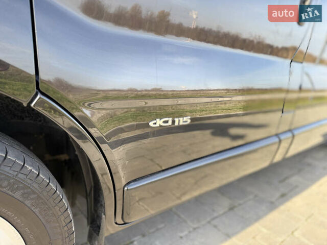 Черный Рено Трафик, объемом двигателя 2 л и пробегом 283 тыс. км за 16300 $, фото 14 на Automoto.ua