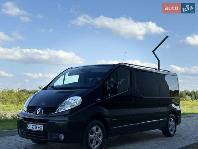 Черный Рено Трафик, объемом двигателя 2 л и пробегом 271 тыс. км за 15950 $, фото 1 на Automoto.ua