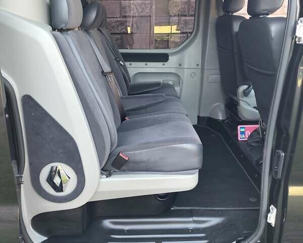 Черный Рено Трафик, объемом двигателя 2 л и пробегом 195 тыс. км за 16900 $, фото 15 на Automoto.ua