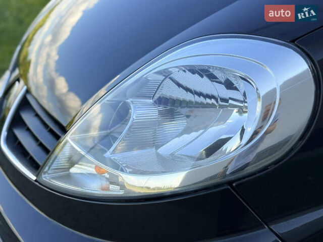 Черный Рено Трафик, объемом двигателя 2 л и пробегом 271 тыс. км за 15950 $, фото 15 на Automoto.ua