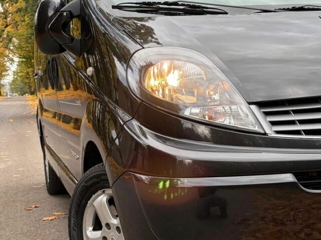 Чорний Рено Трафік, об'ємом двигуна 2 л та пробігом 175 тис. км за 8200 $, фото 3 на Automoto.ua