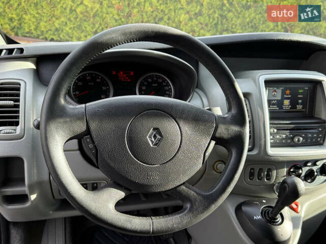Чорний Рено Трафік, об'ємом двигуна 2 л та пробігом 266 тис. км за 16900 $, фото 43 на Automoto.ua