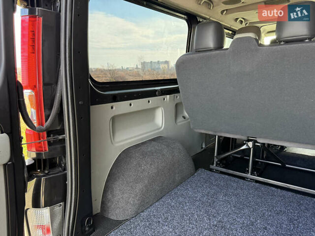 Черный Рено Трафик, объемом двигателя 2 л и пробегом 283 тыс. км за 16300 $, фото 37 на Automoto.ua