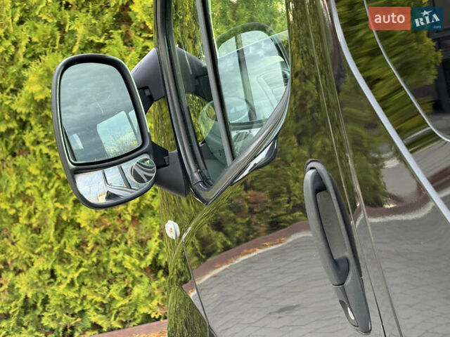 Рено Трафик 2014 в Стрые на Automoto.ua Черный Рено Трафик, объемом двигателя 2 л и пробегом 266 тыс. км за 16900 $, фото 21 на Automoto.ua