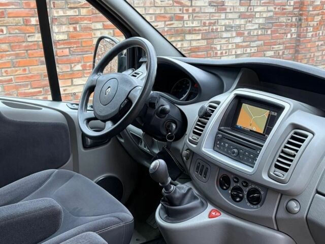 Чорний Рено Трафік, об'ємом двигуна 2 л та пробігом 175 тис. км за 8200 $, фото 16 на Automoto.ua