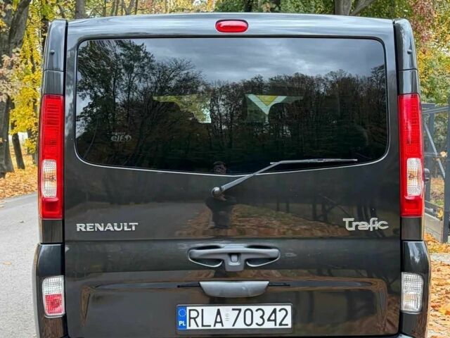Черный Рено Трафик, объемом двигателя 2 л и пробегом 175 тыс. км за 8400 $, фото 4 на Automoto.ua