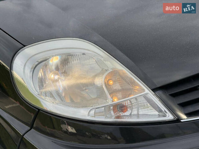 Чорний Рено Трафік, об'ємом двигуна 2 л та пробігом 266 тис. км за 16900 $, фото 16 на Automoto.ua