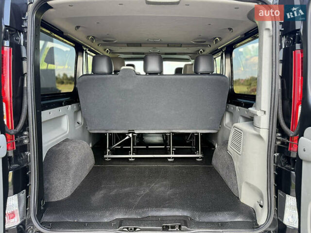 Черный Рено Трафик, объемом двигателя 2 л и пробегом 271 тыс. км за 15950 $, фото 36 на Automoto.ua