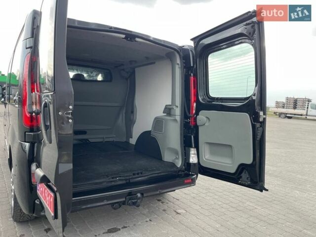 Черный Рено Трафик, объемом двигателя 2 л и пробегом 260 тыс. км за 15300 $, фото 24 на Automoto.ua