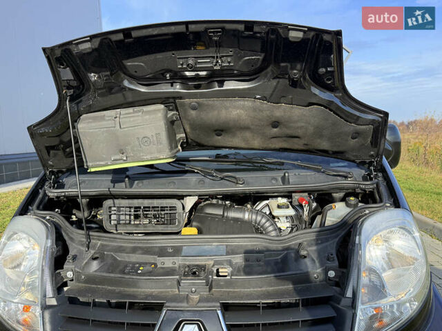 Черный Рено Трафик, объемом двигателя 2 л и пробегом 283 тыс. км за 16300 $, фото 41 на Automoto.ua