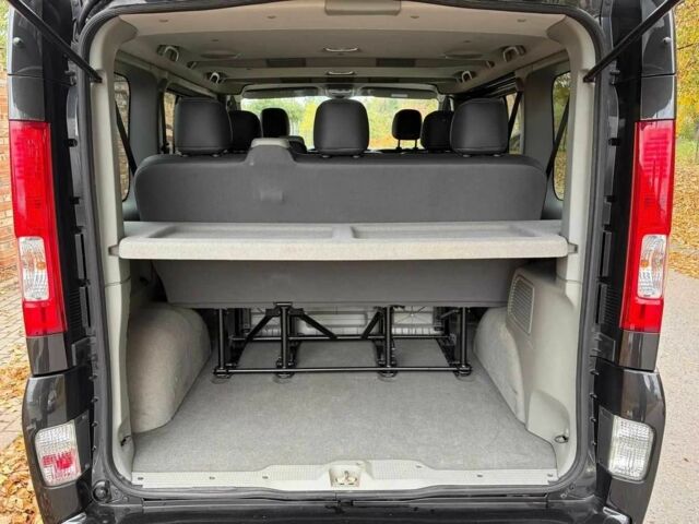 Черный Рено Трафик, объемом двигателя 2 л и пробегом 175 тыс. км за 8400 $, фото 22 на Automoto.ua