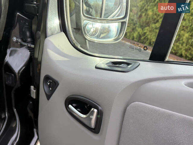 Рено Трафик 2014 в Стрые на Automoto.ua Черный Рено Трафик, объемом двигателя 2 л и пробегом 266 тыс. км за 16900 $, фото 34 на Automoto.ua