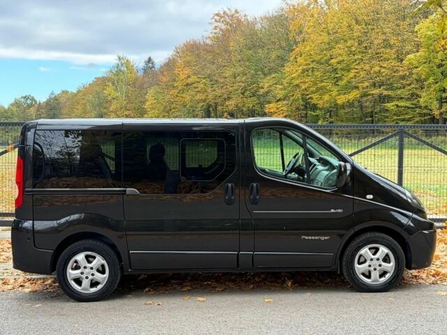 Чорний Рено Трафік, об'ємом двигуна 2 л та пробігом 175 тис. км за 8200 $, фото 5 на Automoto.ua