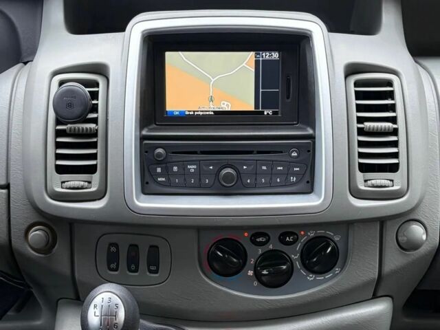 Чорний Рено Трафік, об'ємом двигуна 2 л та пробігом 175 тис. км за 8200 $, фото 15 на Automoto.ua