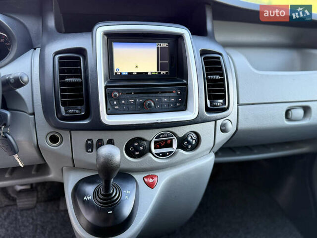 Черный Рено Трафик, объемом двигателя 2 л и пробегом 271 тыс. км за 15950 $, фото 23 на Automoto.ua